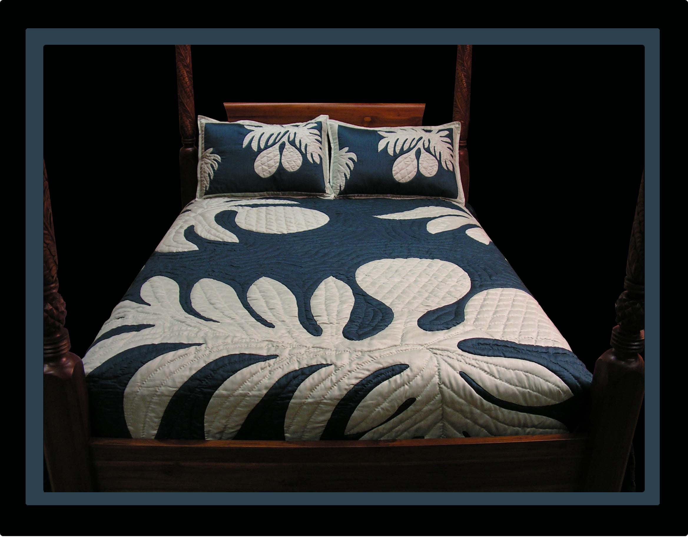 Hand Quilted Hawaiian Bedspread: Ulu Nui Design