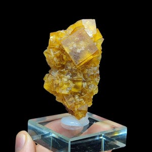 Yellow Fluorite from sidi Ayad midelt ,morocco size:7×4×3,5 cm