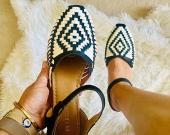 Mexican Huarache Sandals - Boho- Hippie - Vintage - Mexican - Leather - Shoes - Handmade - Gift for her - gift for mom - comfortable shoes