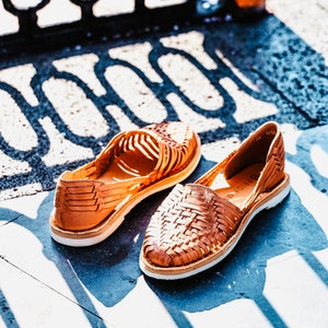 Mexikanska Huarache-sandaler - Boho- Hippie - Vintage - Mexikanska - Läder - Skor - Handgjorda - Present till henne - present till mamma - Black Friday-erbjudande bild 4