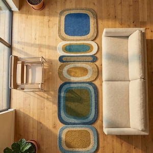 Tappeto passatoia geometrico trapuntato a mano / Tappeto astratto in stile moderno di metà secolo