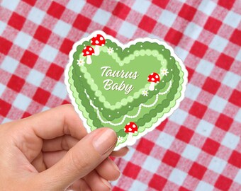 Stier Baby Heart Cake Sticker, Groene Paddestoel Zodiac Cake Verjaardagscadeau, Leuke Coquette Astrologie Kiss Cut Stickers, Custom Mooshi's Designs