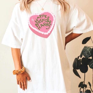 Happee Birthdae Harry T-Shirt: Coquette Heart Cake Wizard Tee