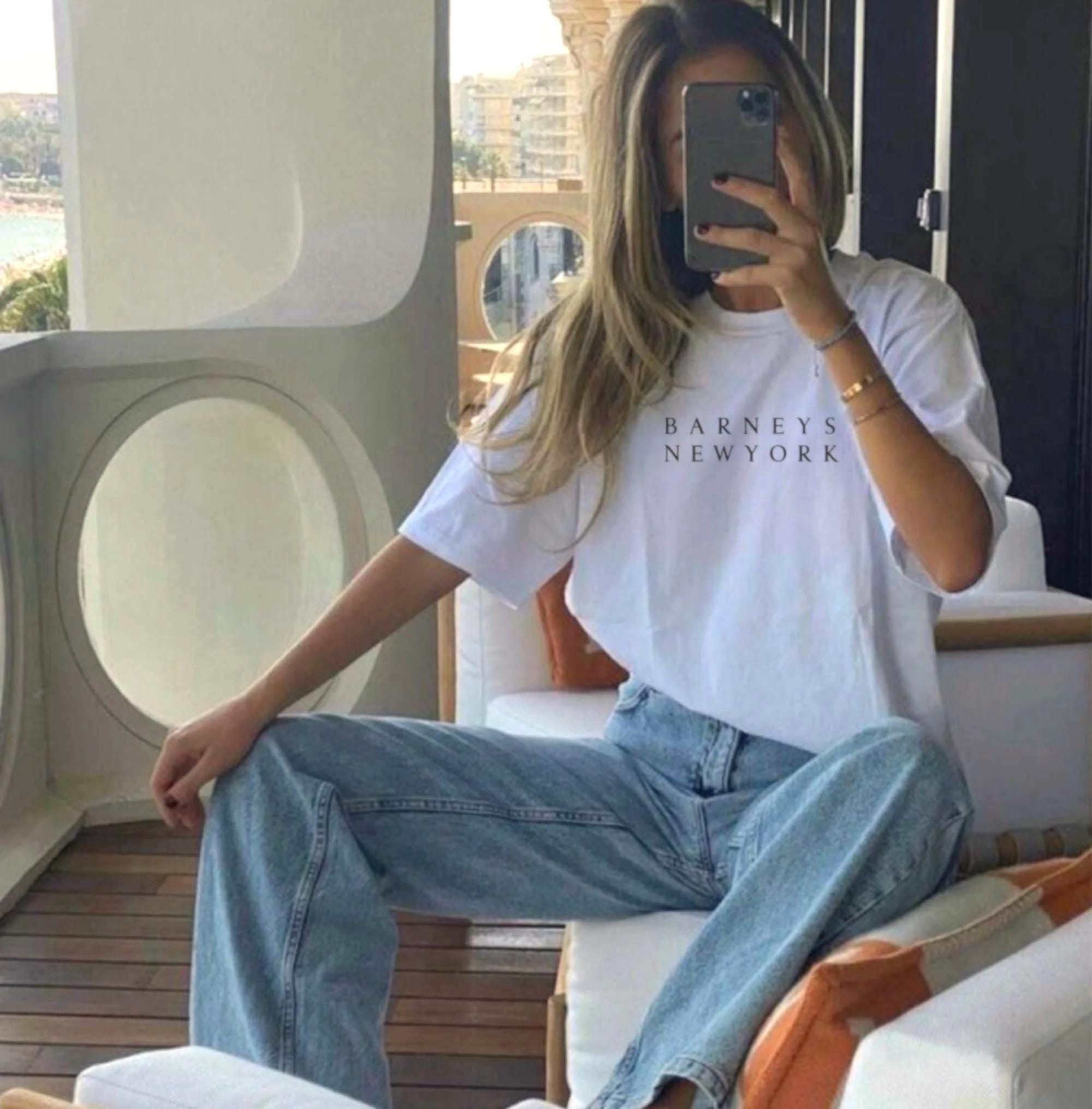 Barneys New York T-shirt: 90s Style NYC Cotton Unisex Crewneck Tee