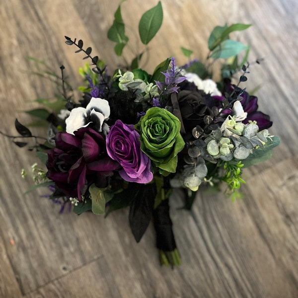 Wedding bouquet, gothic bride bouquet, purple green black bouquet, WhenUwed, boho bouquet, Halloween bouquet, autumn bouquet
