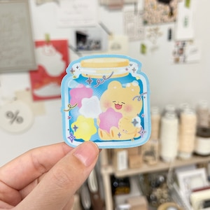Konpeito Bear glanzend vinyl met glitteraccenten | Schattige dierensticker | Laptop, waterfles, dagboeksticker