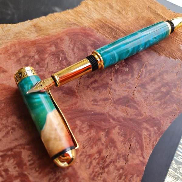 Exquisite 'Emerald Isle' Fountain Pen with Sedona Hardware: Handcrafted for Writing Enthusiasts" Converter or Cartridge. Premium bespoke pen