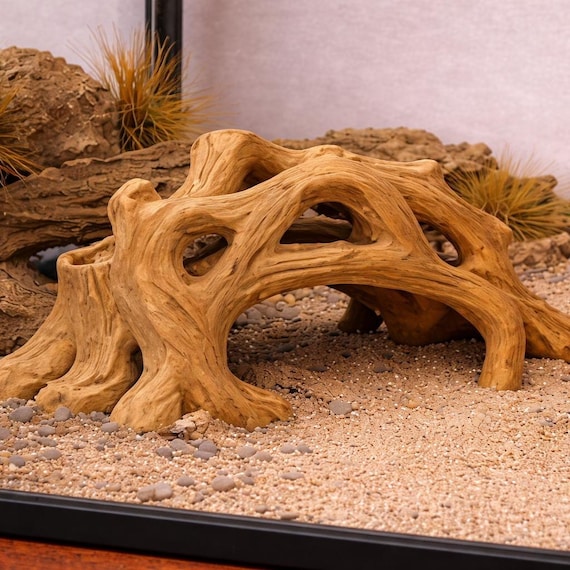 Entwined Root Arch Hide – Forest-Style Reptile Enclosure Decor