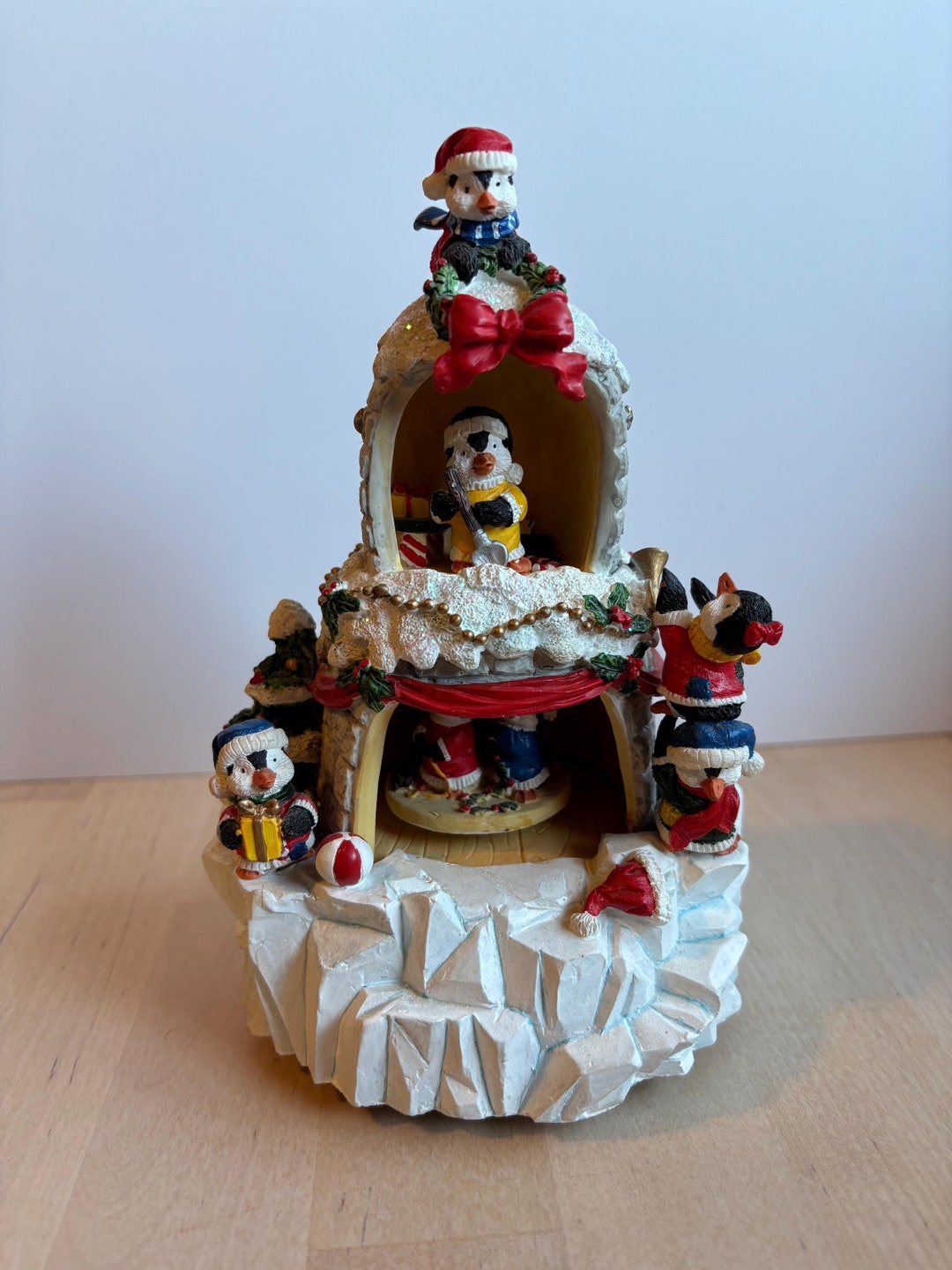SANTA & BEARS Christmas Beary MUSICAL Ornament SAN FRANCISCO MUSIC BOX CO 1996 e