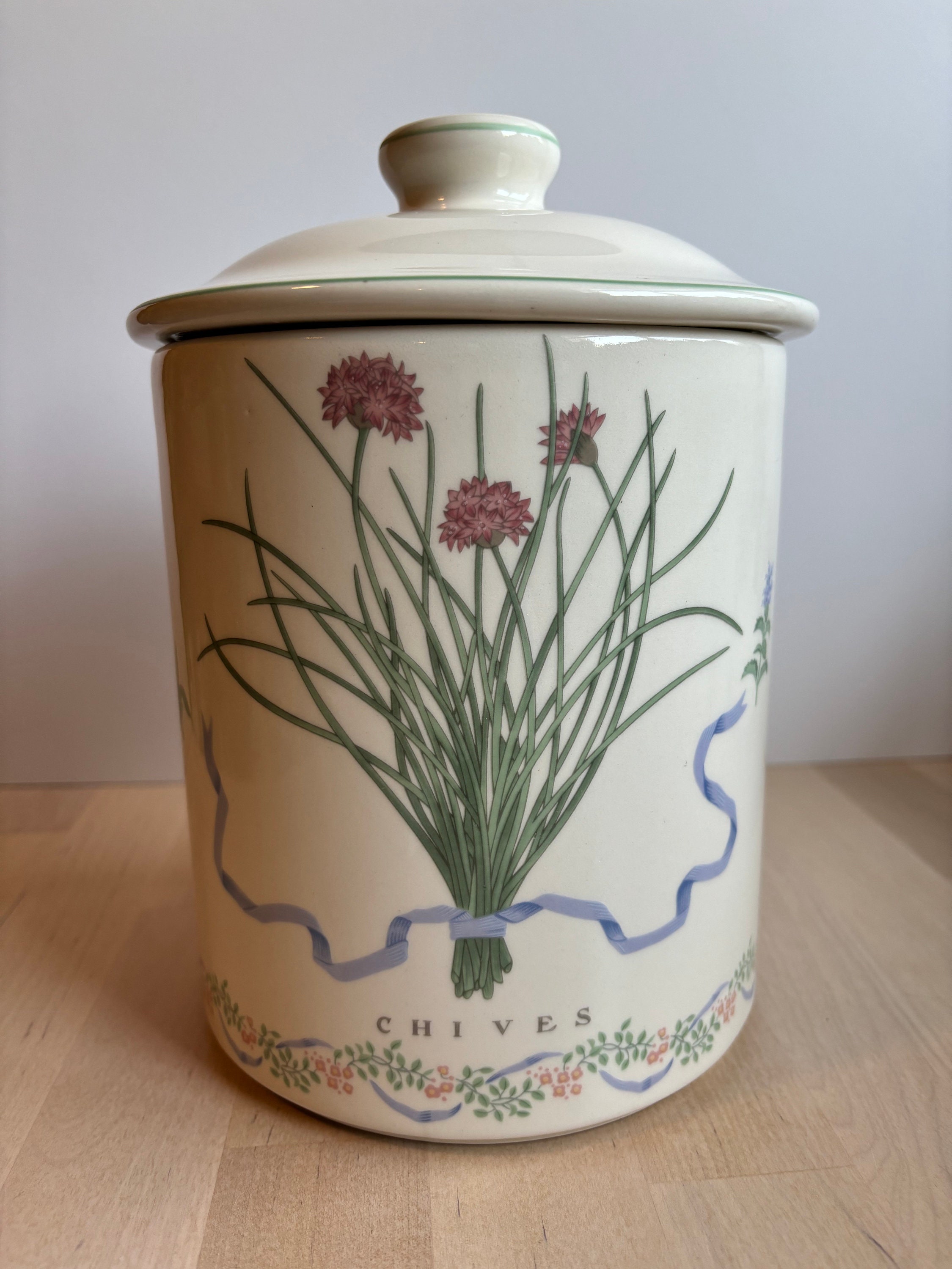 Vintage Woodbine Meadows Compliments by Certified Int'l Corp Large