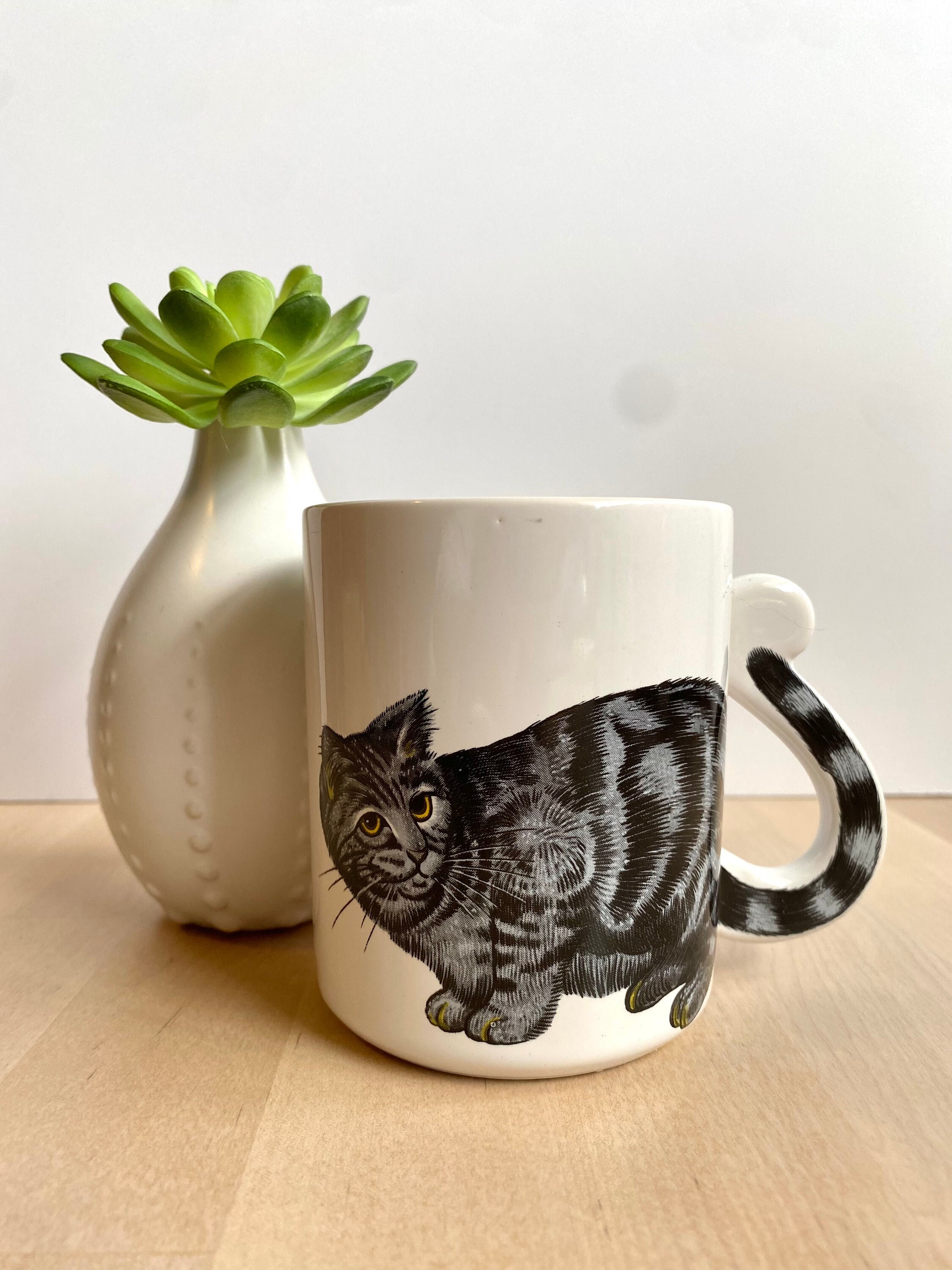Quirky Vintage Kitty Cat Tail Handle Coffee Cup/mug - Gray Striped