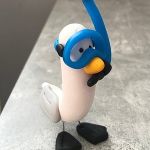"Handgefertigte Figur ""Möwe ShenanigansSchnorcheler""."