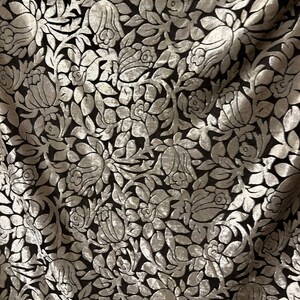 Textured Floral Top - Taupe