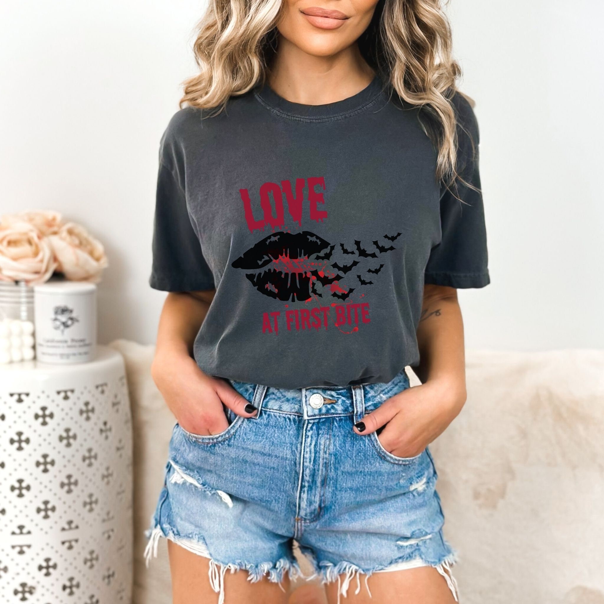 Discover Bat Lips Halloween Shirt, Bloody Vampire Tshirt, Funny Horror Party Tee, Gothic Love  T-shirt, Spooky Goth Blood, Bats