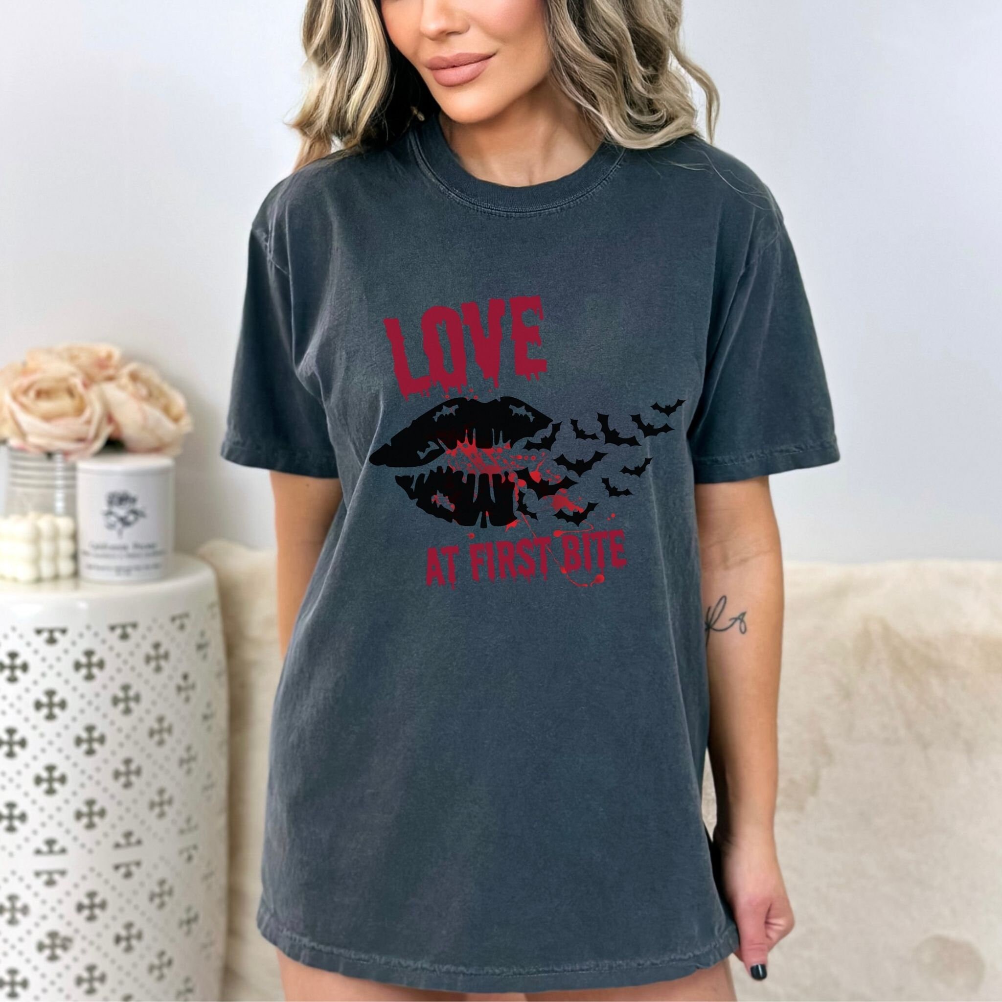 Discover Bat Lips Halloween Shirt, Bloody Vampire Tshirt, Funny Horror Party Tee, Gothic Love  T-shirt, Spooky Goth Blood, Bats