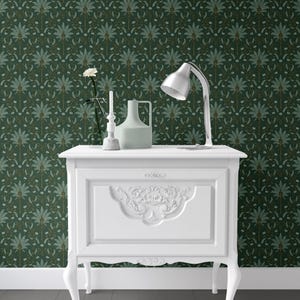 Dollhouse Wallpaper: Traveller's palm tree motif inside a decorative diamond trellis effect with a shaded background