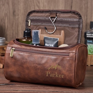 Laser Engraved Leather Travel Kit – Personalized Toiletry Bag for Anniversaries, Groomsmen, or Him,Dopp Kit Men&#39;s Leather,Groomsmen Gifts