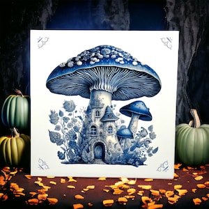 Op de afbeelding: Een vierkant canvas print met een grillige blauwe paddenstoel huis illustratie. Het kunstwerk toont een grote paddenstoel met een gedetailleerde kap, die dient als dak voor een huis met ramen en een deur. Kleinere paddenstoelen en bloemelementen omringen het huis.