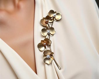 Flower, Flower Brooch, jewellery, jewelry, bridal gift, vintage brooch, Flower pearls, Golden Flower brooch, Pearl brooch, gift for gardener