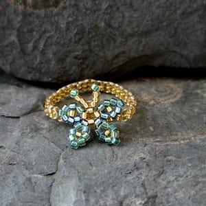 Geschenkidee: Schmetterling / Ring gewebt aus hochwertige 1,5 mm und 2 mm Miyuki Delica Perlen
