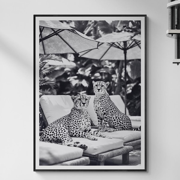 Gepard am Pool Schwarz-Weiß-Druck - Luxus-Gepard mit Rahmen, Fine Art-Fotografie, exotische Wildtier-Wandkunst, Tropisches Wohndekor