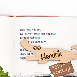 Lesehilfe Kinder Lesehilfe personalisiert Lesekrokodil Leseschieber Einschulung 2024 Lesehilfe Holz Lesezeichen aus Holz Bild 4