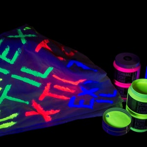 Vernice UV per tessuti 8x50ml | vernice brillante per tessuti | Vernice per tessuti al neon | Vernice per tessuti nera leggera
