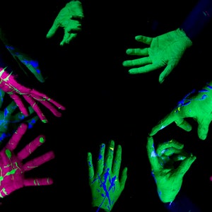 UV Body Paint 8x50ml leuchtende Körpermalfarbe Neon Body Paint Black Light Body Paint Schwarzlicht Körperfarbe UV Schminke Bild 6