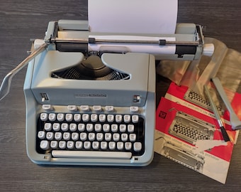希少 タイプライター HERMES 3000 ウムラウト ドイツ スウェーデン語 希少 タイプライター HERMES 3000 ウムラウト ドイツ スウェーデン語