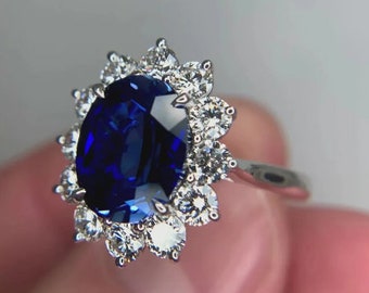 Royal Blue Sapphire Ring Oval Ring Engagement ring Halo ring Cocktail ring Princess Diana Engagement Ring Kate Middleton ring 925 Silver