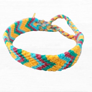 Surfer bracelet friendship bracelet, handmade from Colombia Manilla de Colombia