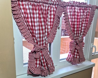 レッドギンガムチェックのフリル付きカフェカーテン：コテージ風