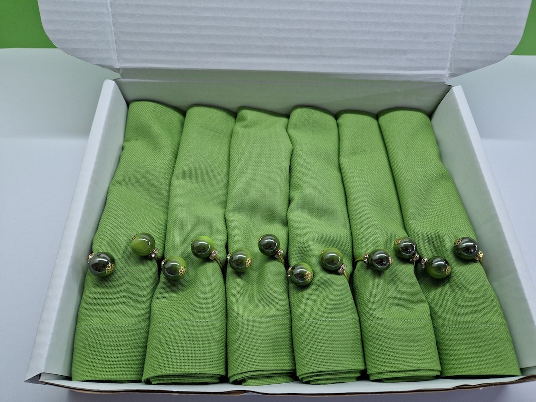 Holiday Green Cloth Napkins Set With Elegant Rings, Premium Luxury