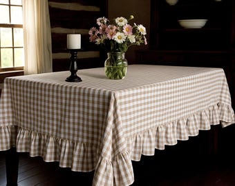 Beige Tischdecke mit Rüschen im Vichy-Karo-Muster: Baumwollmischung im französischen Landhausstil, individuelle Größe