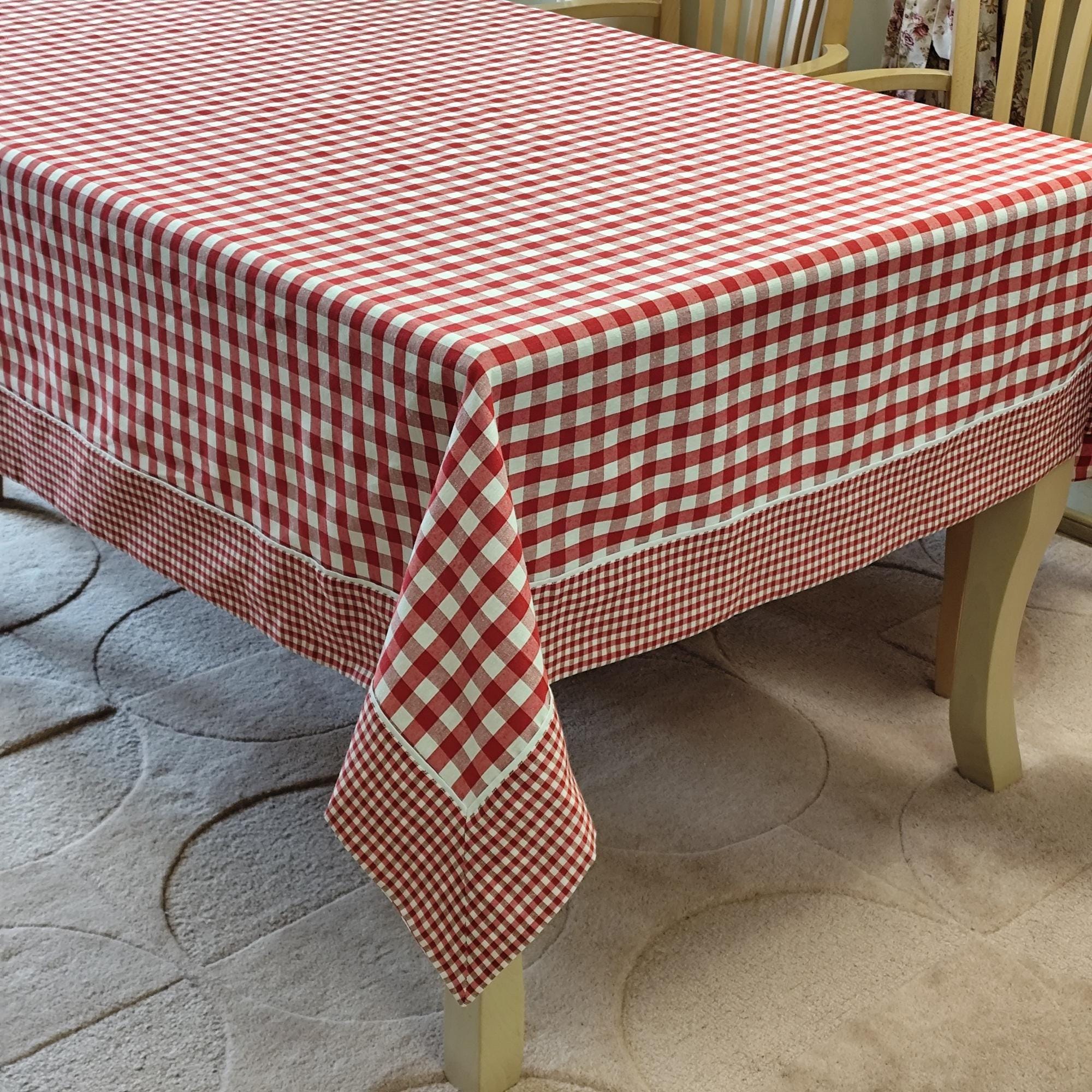 Matches21 Runner Da Tavola ROSI, Motivo Quadri Rosso/bianco Con Bordo Grigio E Cuore, 40x150 Cm, 100% Cotone