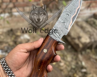 Cuchillo de caza artesanal de acero de Damasco, mango de palo de rosa, funda de cuero