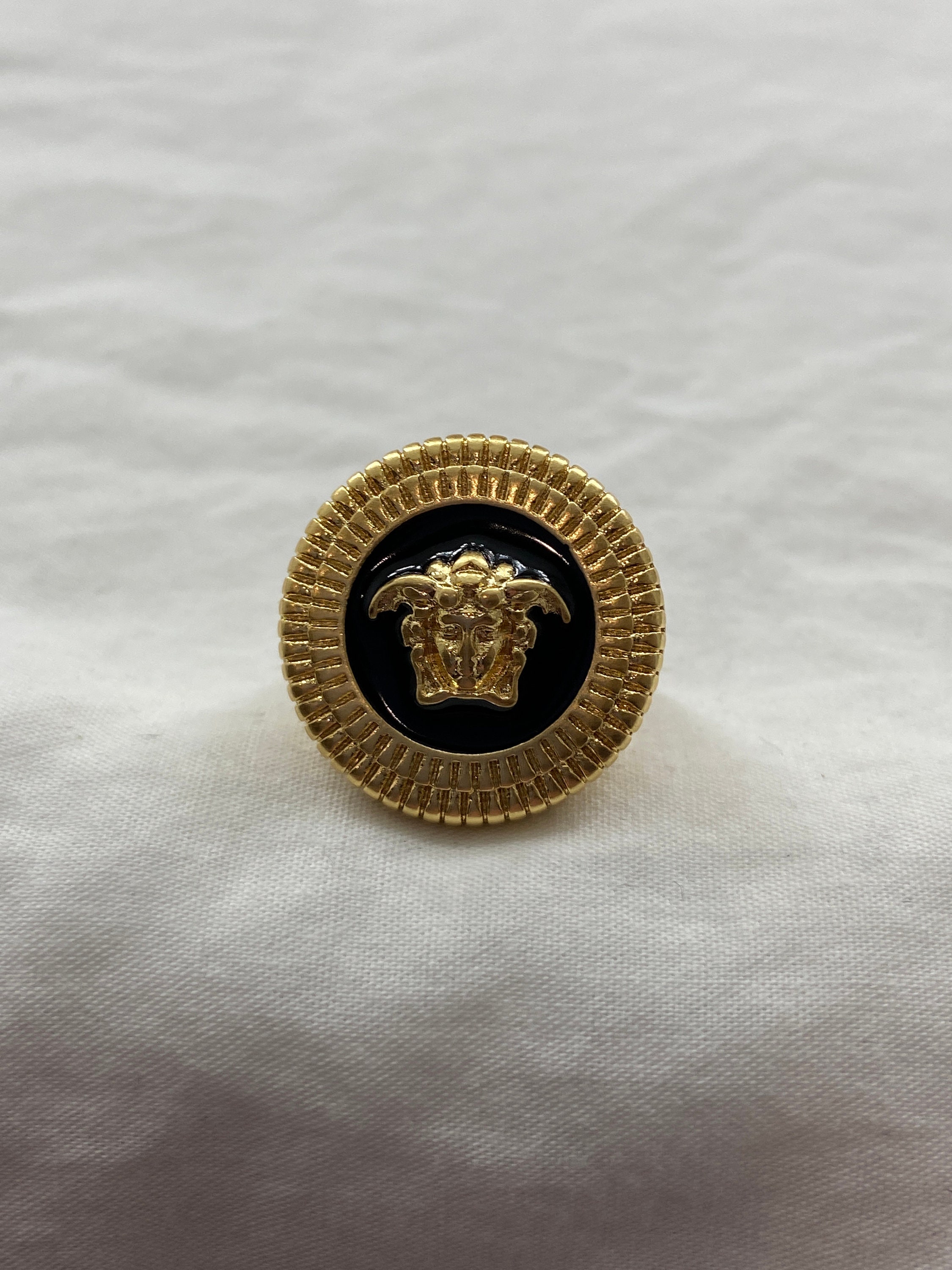 Versace gold outlet ring 18k price