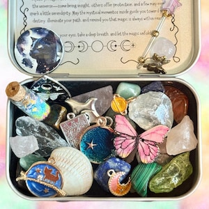 Mistyczne pamiątki w puszce: Czarodziejskie kryształy, amulety i skarby