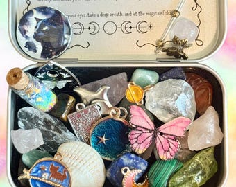 Lata de recuerdos místicos: cristales, amuletos y tesoros mágicos