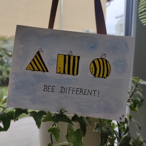 Postal Abeja Diferente Pintada A Mano