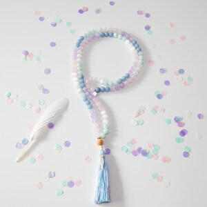 Mala Kette | 108 Perlen | Angelite Rosenquarz Selenit Amethyst  | Affirmationskarten Glücksbringer | spiritueller Schmuck aus Heilkristallen