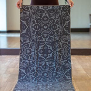Yoga Handtuch | Yoga Handtuch rutschfest | Yoga Geschenk | umweltfreundliche Yogamatten-Auflage aus recycelter Mikrofaser | Yoga Set