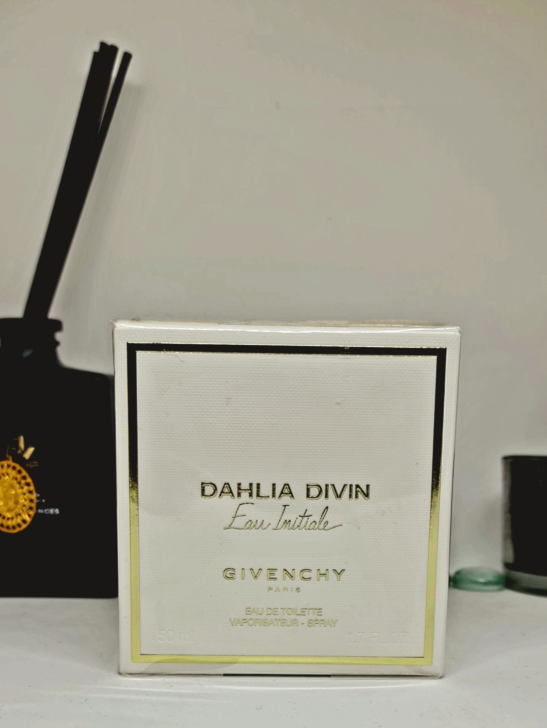 Givenchy Dahlia Divin Eau de Parfum Spray 1.7 oz