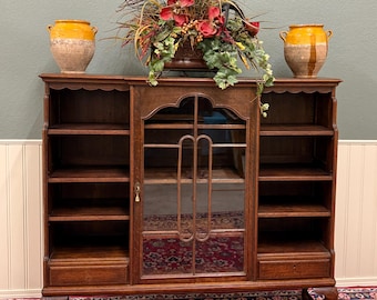 Antique English Bookcase Bookshelf Cabinet Glass Oak Queen Anne Legs 1920s-30s