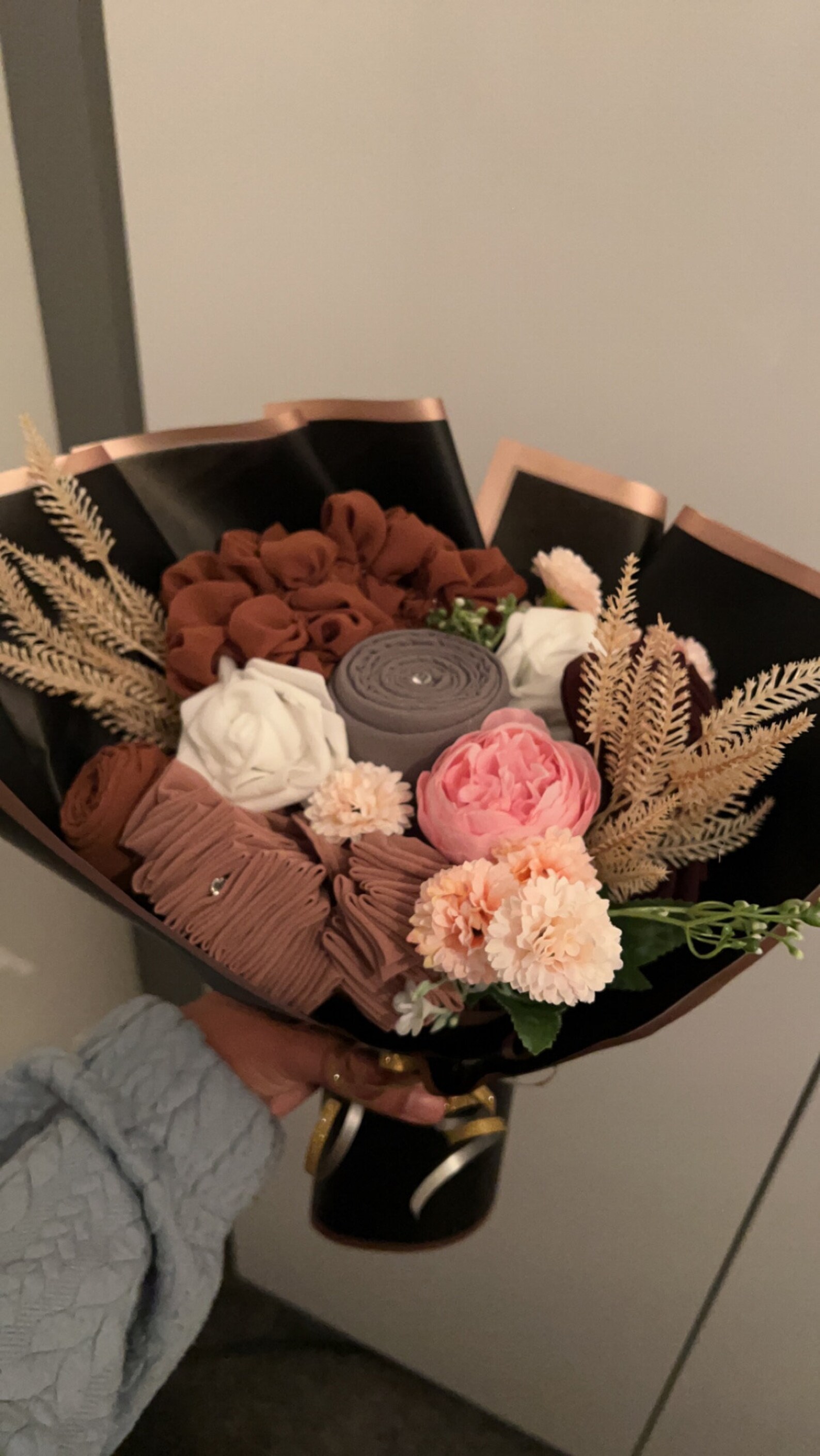 Bouquet de Quatre Hijabs Frisée - Personnalisable main image 1