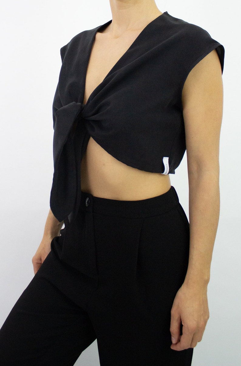 Draka Reversible Front Tie Crop Top, Versatile Blouse With Front Pockets, Sustainable Minimalist Crossover Top, Sleeveless Timeless Blouse image 5