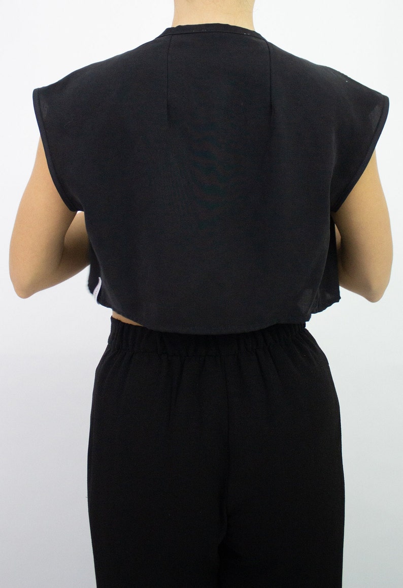 Draka Reversible Front Tie Crop Top, Versatile Blouse With Front Pockets, Sustainable Minimalist Crossover Top, Sleeveless Timeless Blouse image 6