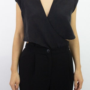 Draka Reversible Front Tie Crop Top, Versatile Blouse With Front Pockets, Sustainable Minimalist Crossover Top, Sleeveless Timeless Blouse image 4