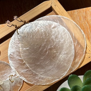 Beautiful seashell capiz earrings, round earrings, large round earrings, vintage, ethno earrings