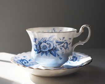 ROYAL ALBERT - Tasse à thé et soucoupe - « Rhapsody » Melody Series